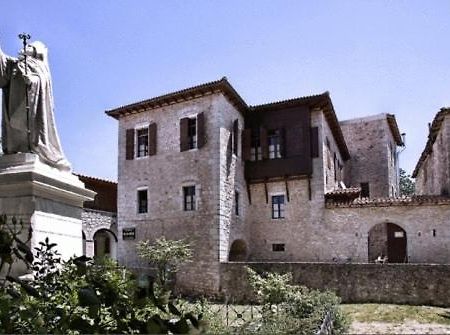 Guesthouse Kazakou ดีมิตซานา ภายนอก รูปภาพ