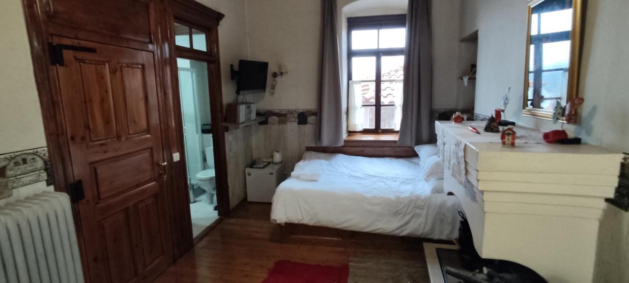 Guesthouse Kazakou ดีมิตซานา ภายนอก รูปภาพ