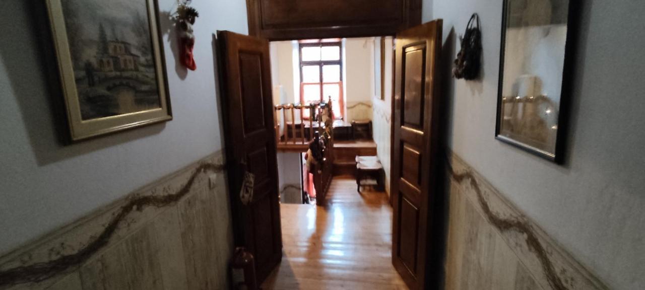 Guesthouse Kazakou ดีมิตซานา ภายนอก รูปภาพ