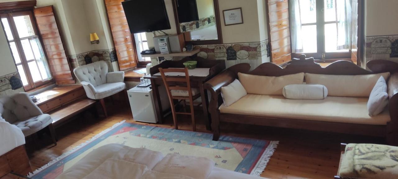 Guesthouse Kazakou ดีมิตซานา ภายนอก รูปภาพ